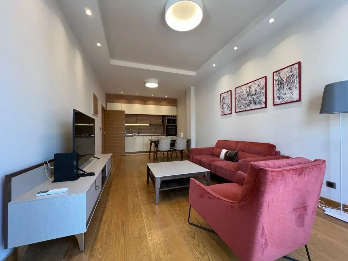Izdavanje, dvosoban stan, 75m², Kod Capital Plaze, Podgorica