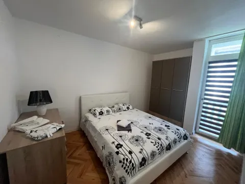 Izdavanje, dvosoban stan, 125m², Budva, Crna Gora - image 10