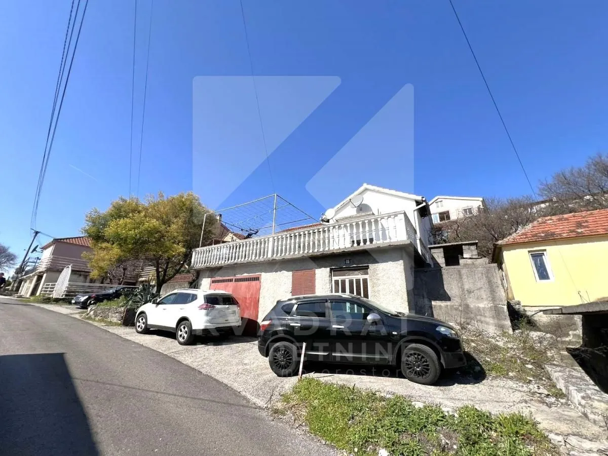 Prodaja, kuća, 159m², Malo Brdo, Podgorica