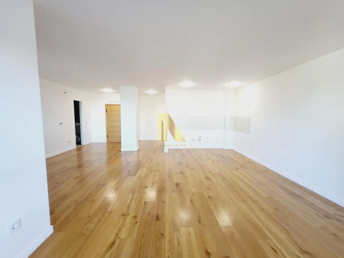 Prodaja, četvorosoban stan, 170m², Grbavica, Novi Sad Sve Podlokacije