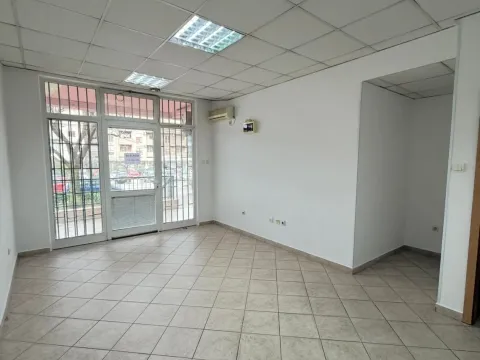 Rent, office space, 25m², Krivi Most, Podgorica - image 2