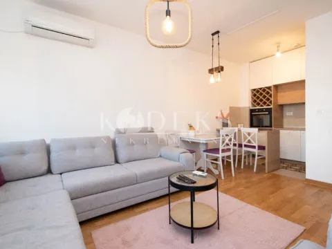 Izdavanje, jednosoban stan, 42m², City Kej, Podgorica - image 4