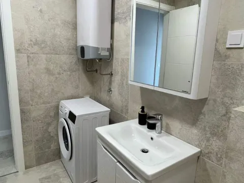 Izdavanje, dvosoban stan, 64m², Tivat, Crna Gora - image 3