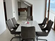 Izdavanje, dvosoban stan, 112m², Obala Đuraševića, Tivat - image 12