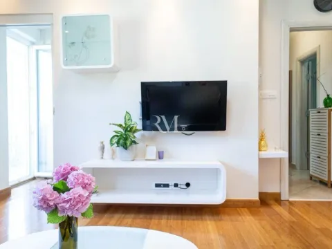 Izdavanje, dvosoban stan, 73m², Dobrota, Kotor - image 8