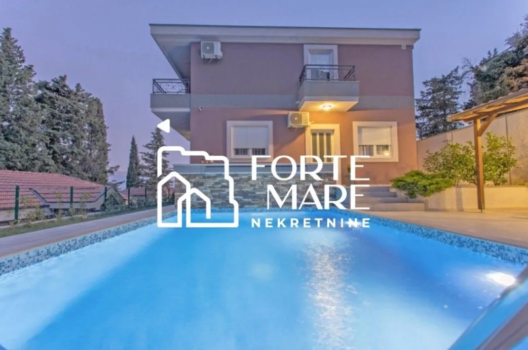 Prodaja, petosoban stan, 272m², Baošići, Herceg Novi