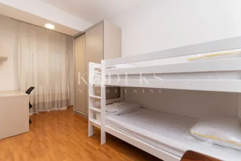 Rent, two bedroom apartment, 78m², City Kvart, Podgorica - image 7