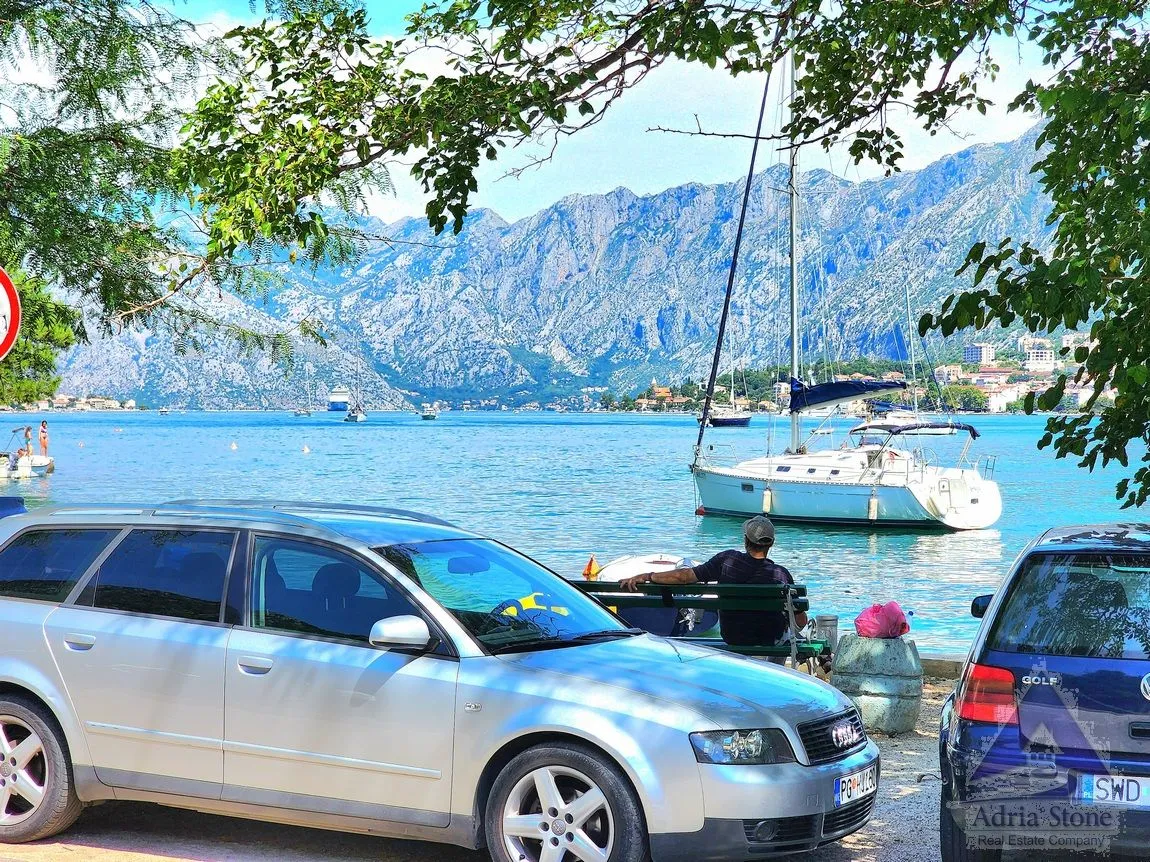Sale, office space, 77m², Škaljari, Kotor