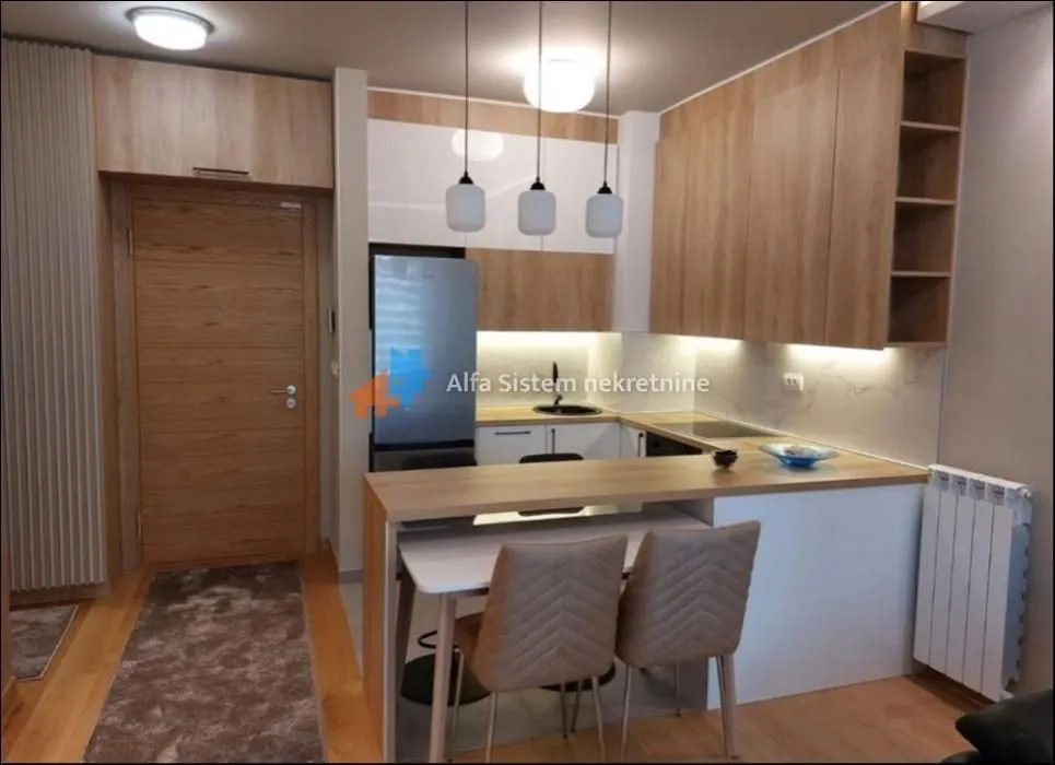 Izdavanje, trosoban stan, 62m², Novi Beograd Blok 65, Novi Beograd Sve Podlokacije