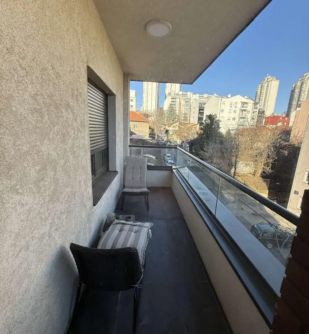 Izdavanje, dvosoban stan, 56m², Vračar Sve Podlokacije, Beograd