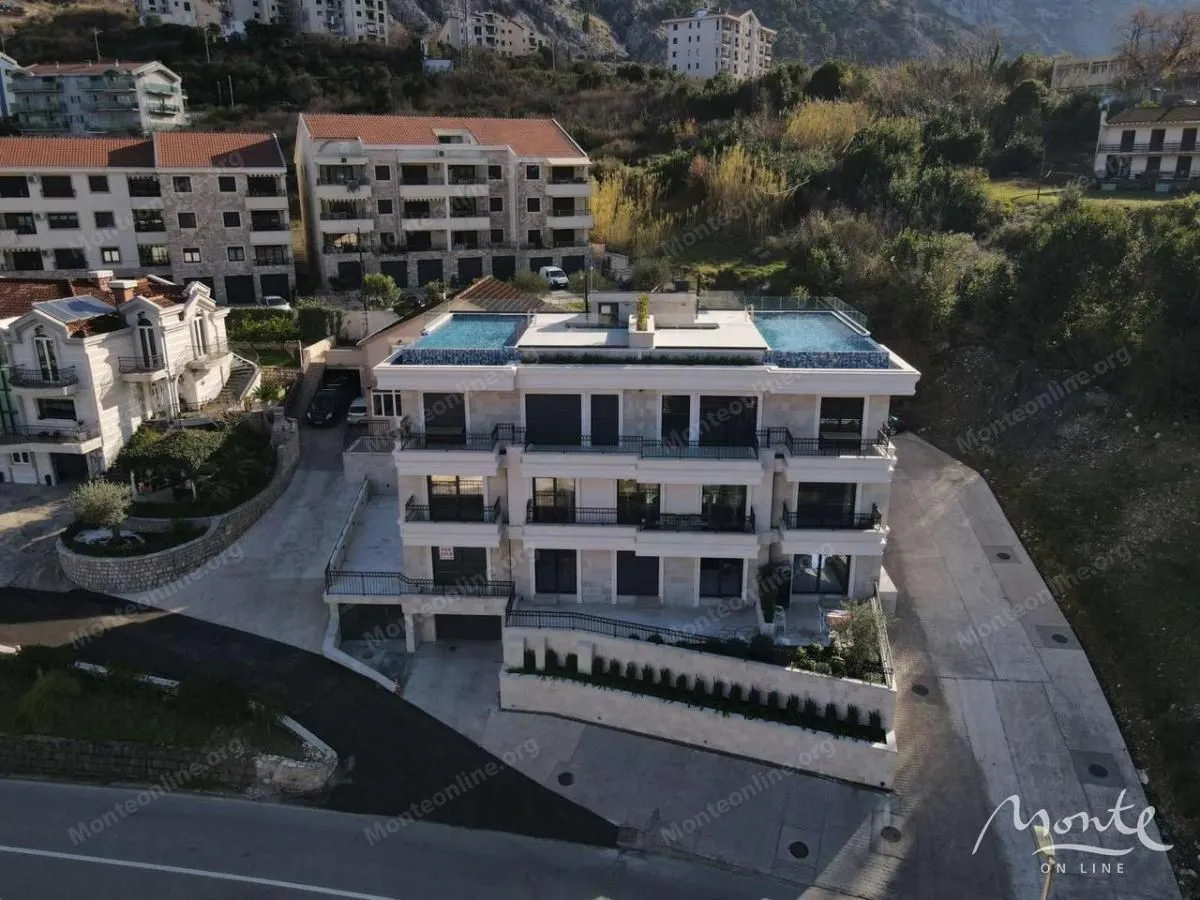 Prodaja, trosoban stan, 204m², Dobrota, Kotor