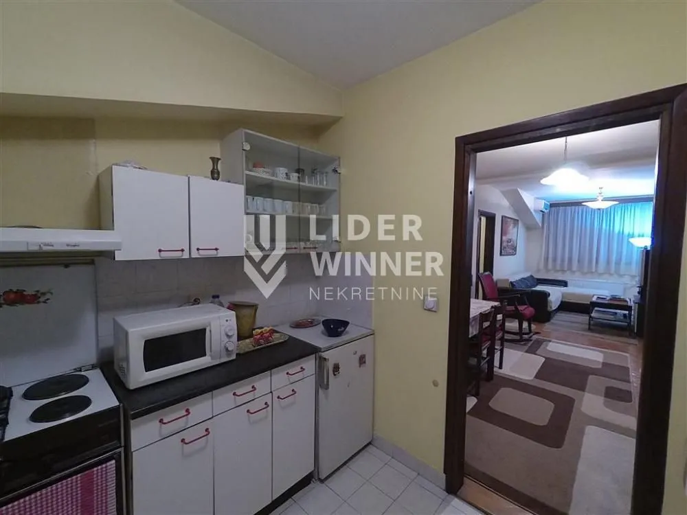 Prodaja, trosoban stan, 61m², Stari Košutnjak, Rakovica