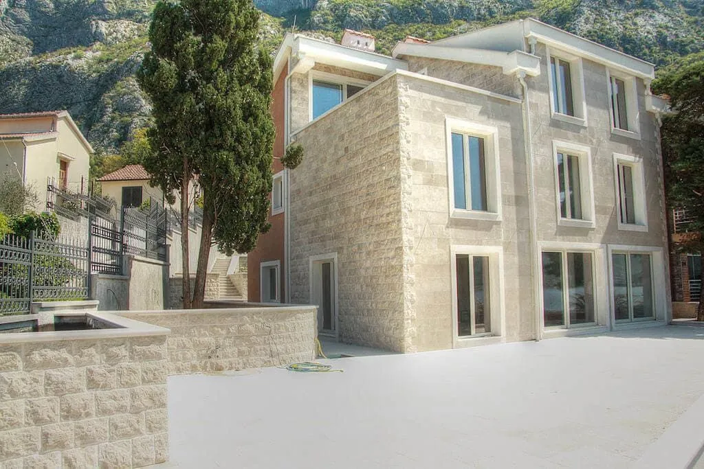 Sale, house, 500m², Dobrota, Kotor