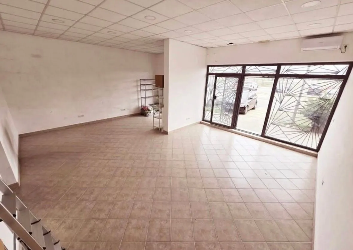 Prodaja, poslovni prostor, 120m², Stari Aerodrom, Podgorica