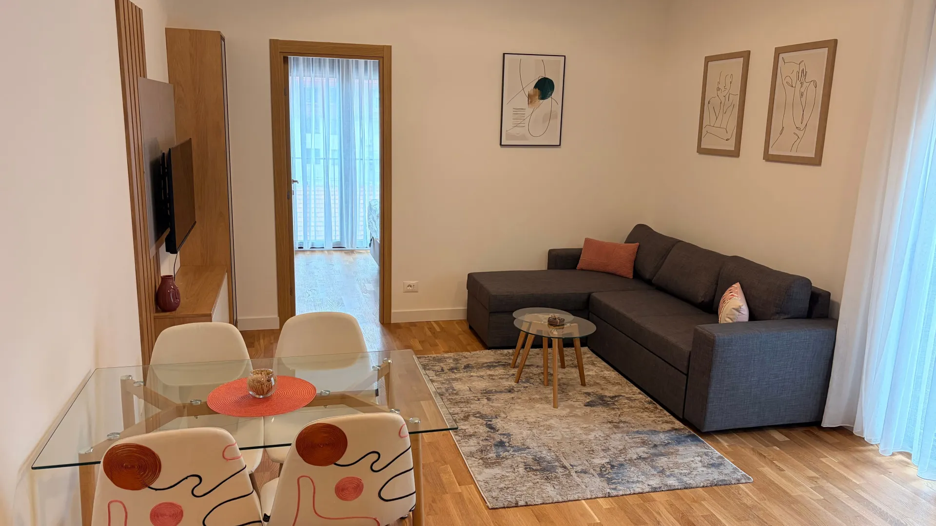 Izdavanje, jednosoban stan, 40m², Centar, Cetinje