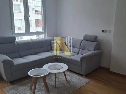 Stan in Bulevar patrijarha Pavla