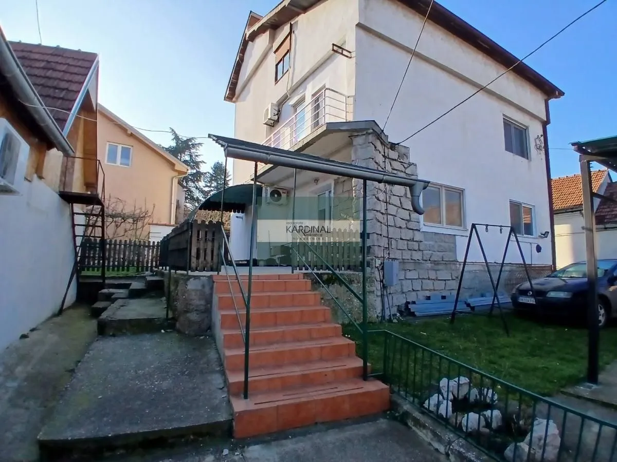 Prodaja, kuća, 240m², Jabučar, Kragujevac