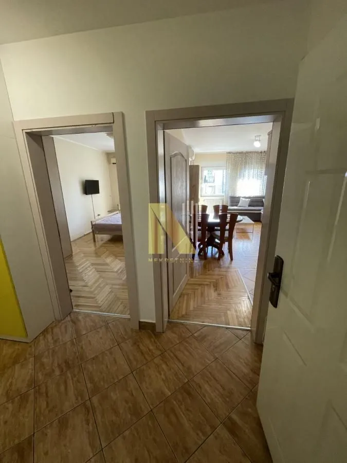 Izdavanje, dvosoban stan, 50m², Rotkvarija, Novi Sad Sve Podlokacije