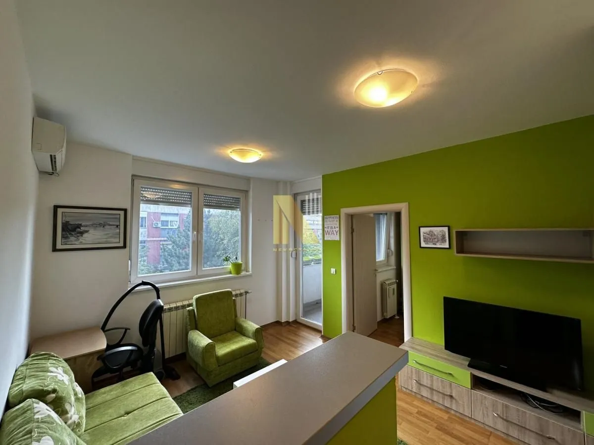 Izdavanje, jednosoban stan, 36m², Adamovićevo Naselje, Novi Sad Sve Podlokacije