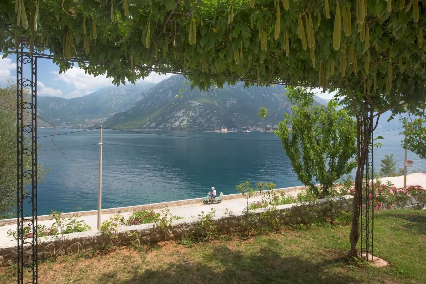Prodaja, kuća, 235m², Kostanjica, Kotor