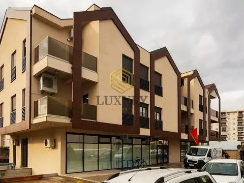 Rent, office space, 56m², City Kvart, Podgorica - image 1