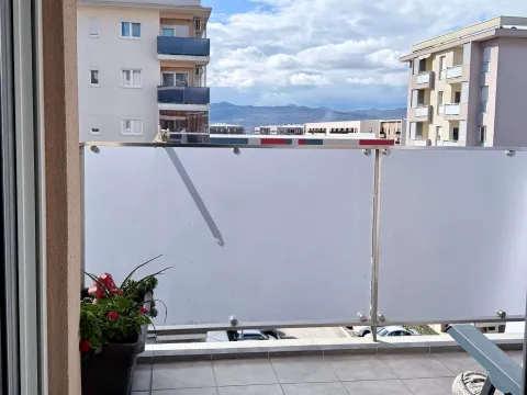 Prodaja, trosoban stan, 72m², City Kvart, Podgorica - image 12