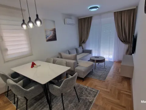 Izdavanje, dvosoban stan, 70m², Radanovići, Kotor - image 3