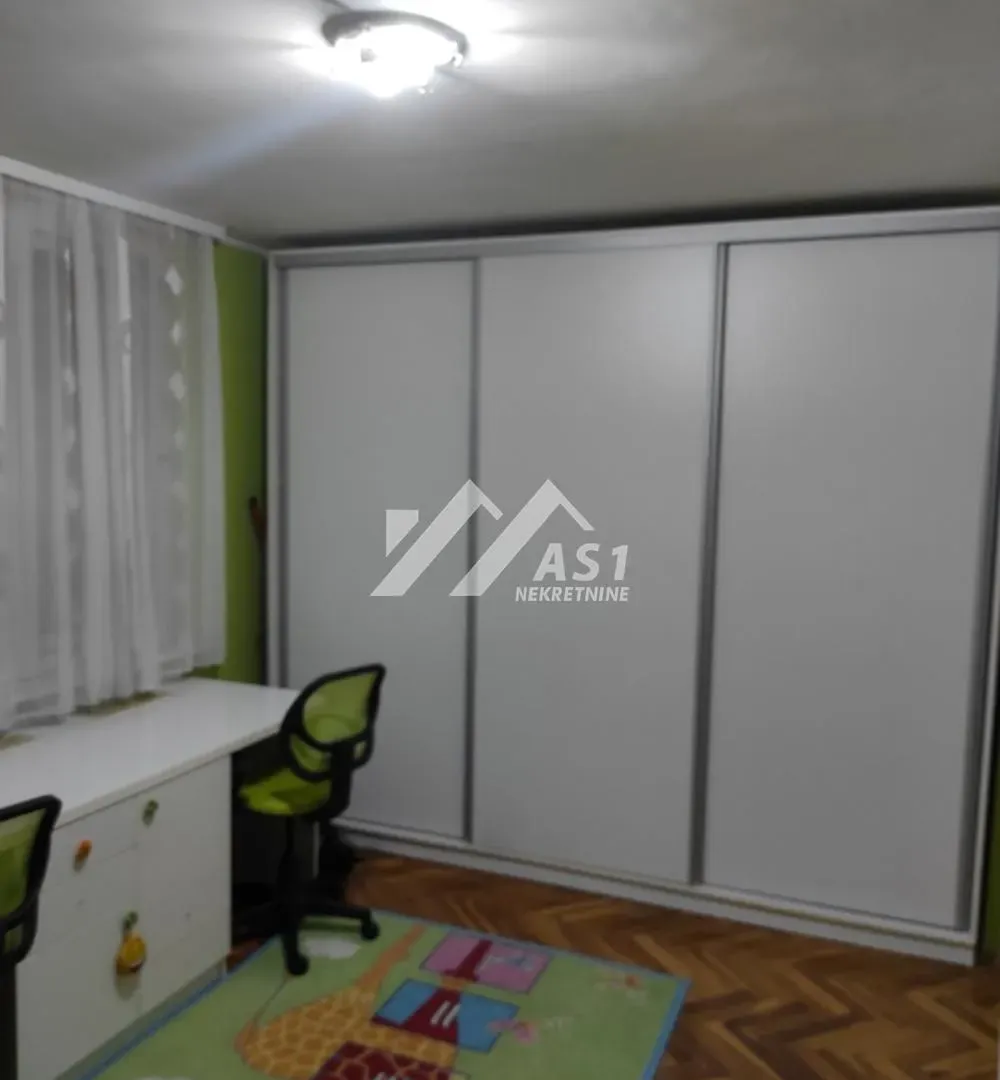 Izdavanje, trosoban stan, 60m², Železnička Stanica, Novi Sad Sve Podlokacije