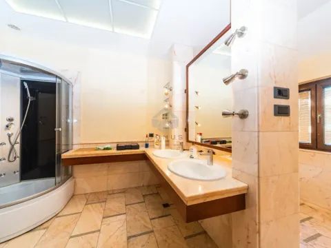 Izdavanje, kuća, 270m², Gorica C, Podgorica - image 16