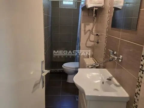 Izdavanje, poslovni prostor, 105m², Poštanska Štedionica, Palilula Sve Podlokacije - image 9