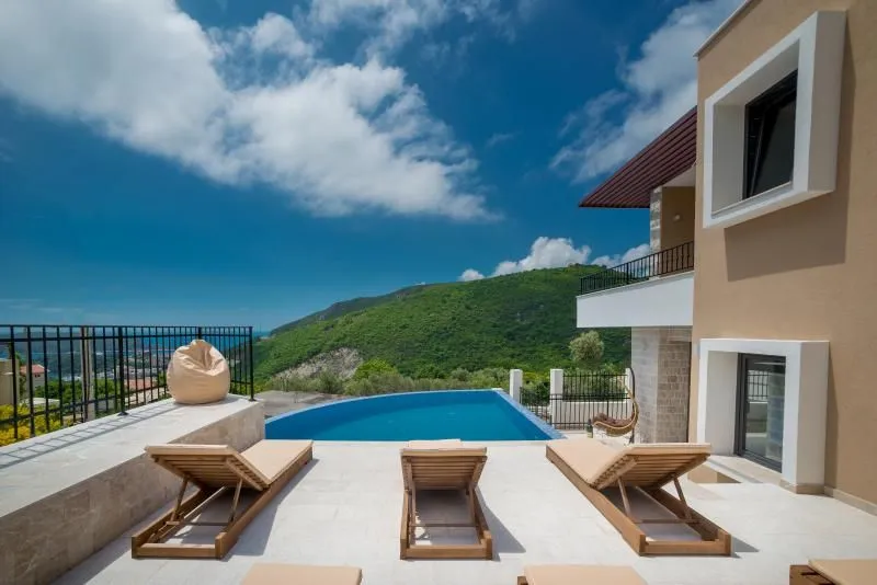Sale, house, 170m², Bečići, Budva