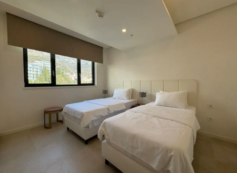 Prodaja, dvosoban stan, 110m², Rafailovići, Budva