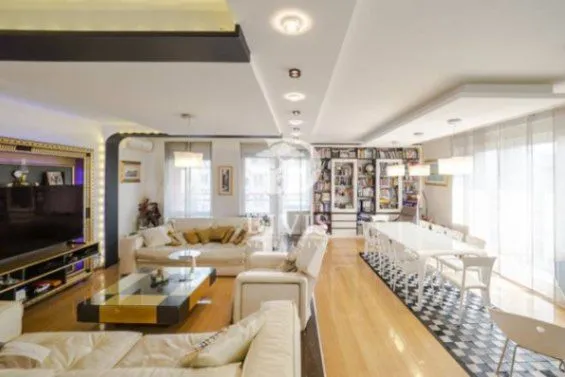 Izdavanje, četvorosoban stan, 139m², Novi Beograd Blok 19, Novi Beograd Sve Podlokacije