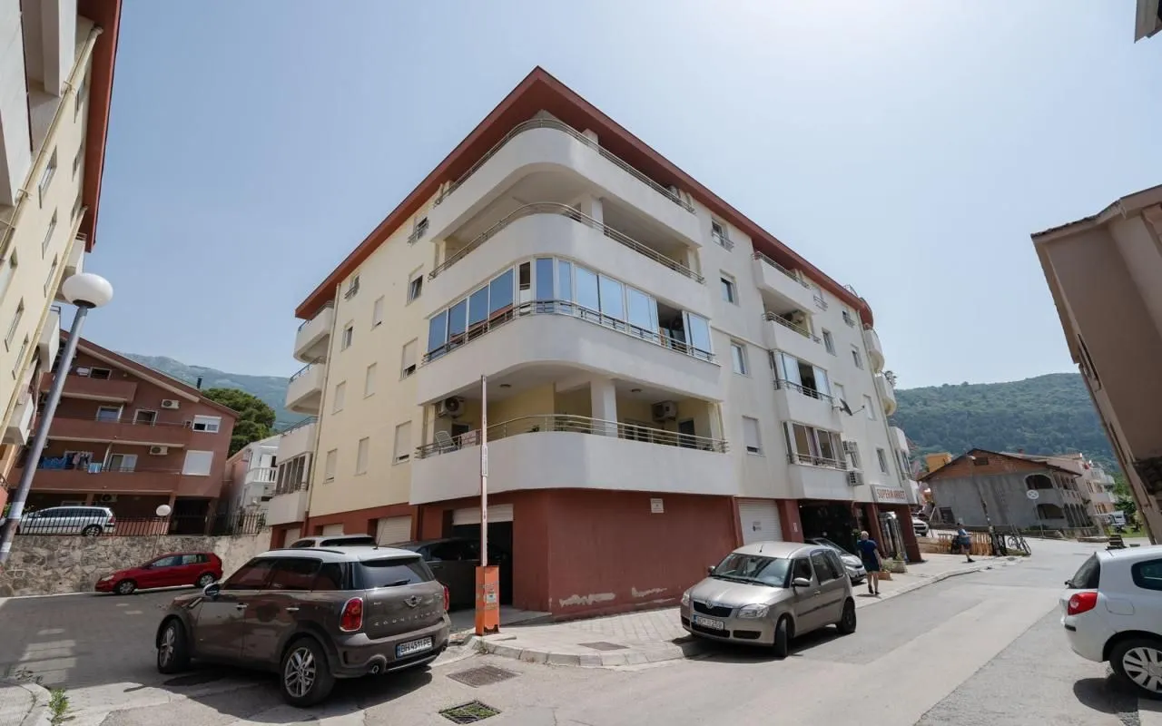 Prodaja, četvorosoban stan, 222m², Podmaine, Budva