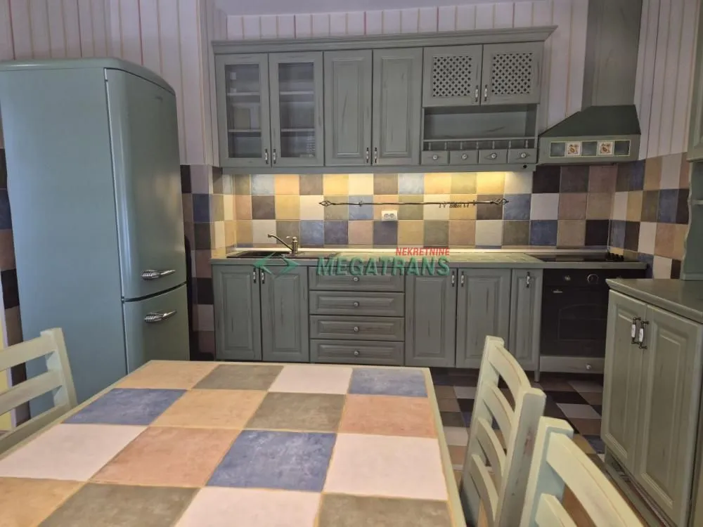 Izdavanje, trosoban stan, 102m², Belvil, Beograd