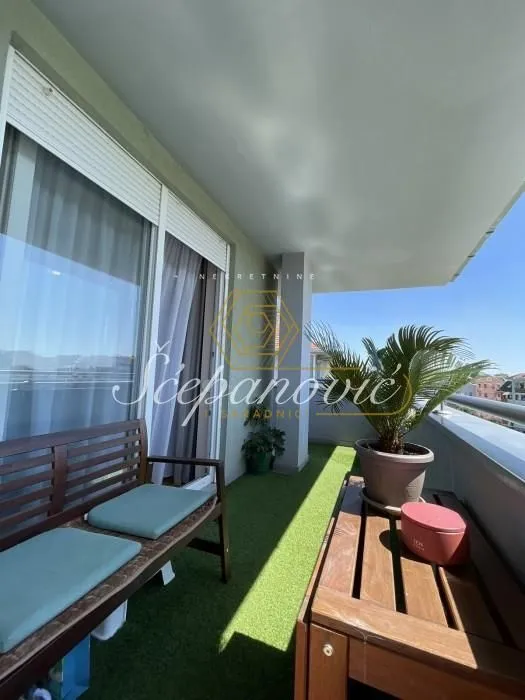 Prodaja, trosoban stan, 65m², Novo naselje, Novi Sad