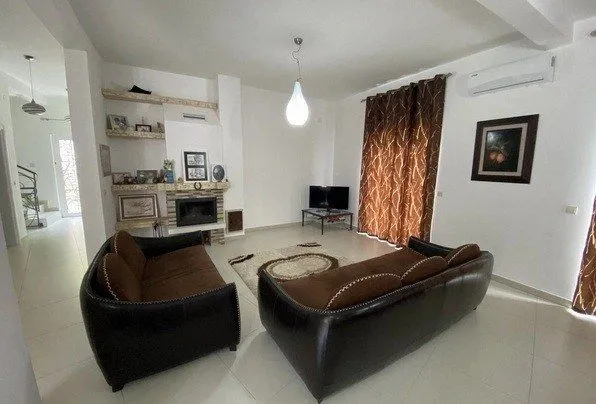 Prodaja, kuća, 300m², Lazi, Budva