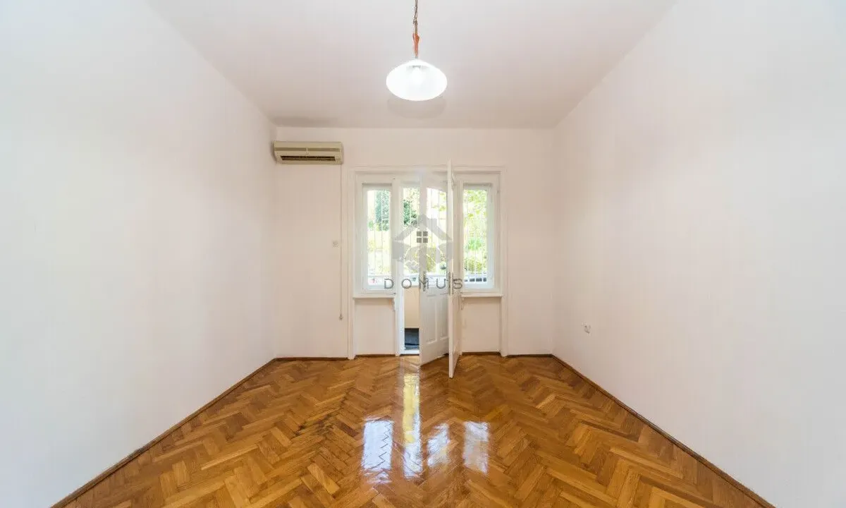 Izdavanje, jednosoban stan, 60m², Centar, Podgorica