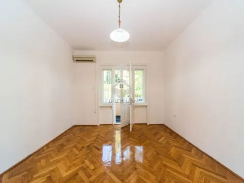 Izdavanje, jednosoban stan, 60m², Centar, Podgorica
