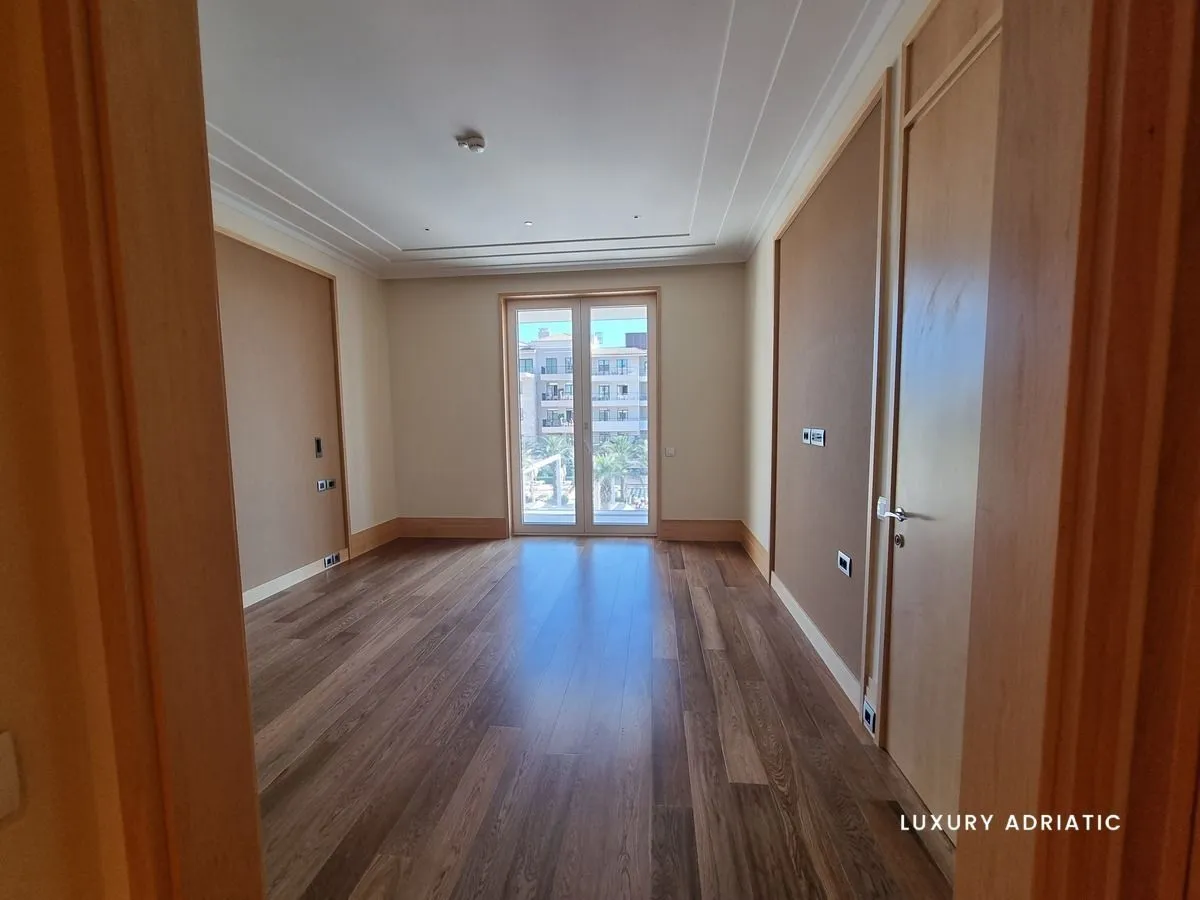 Sale, two bedroom apartment, 187m², Tivat, Crna Gora