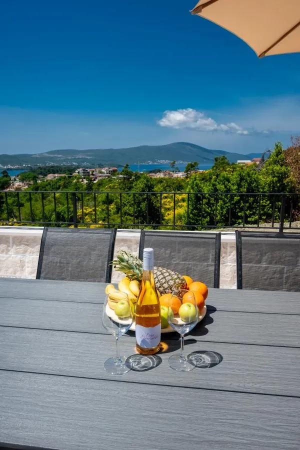 Prodaja, kuća, 250m², Mrčevac, Tivat