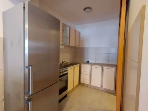 Rent, one bedroom apartment, 50m², Petrovac, Budva - image 10