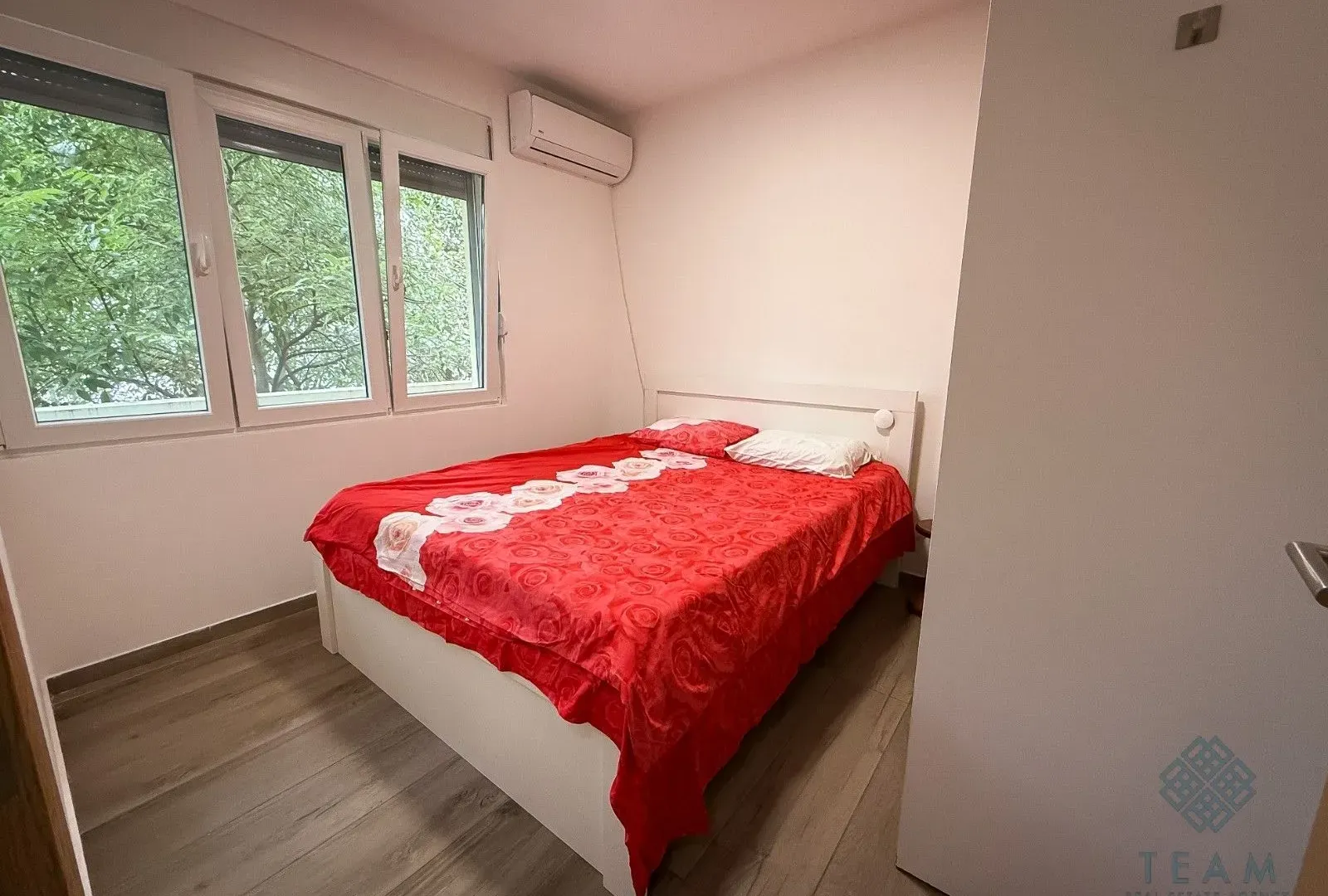 Izdavanje, dvosoban stan, 68m², Autobuska stanica, Podgorica