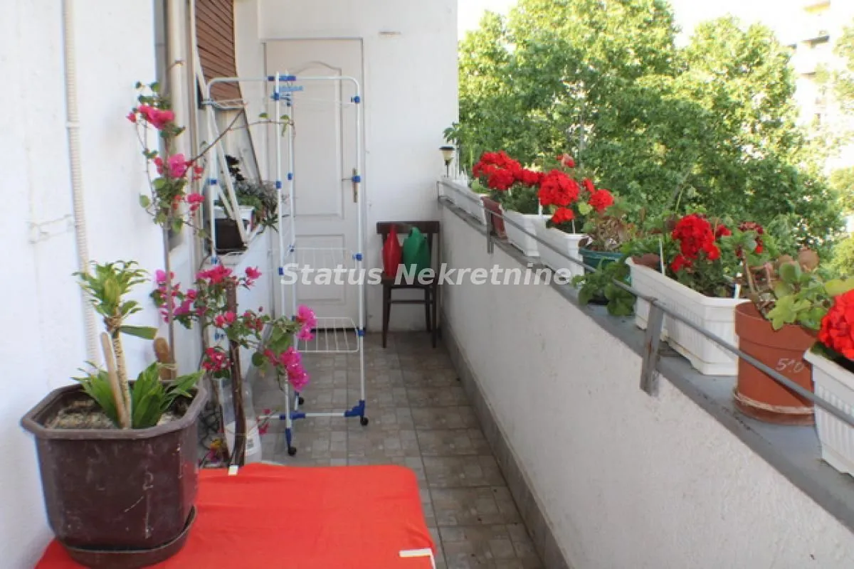 Prodaja, dvosoban stan, 77m², Grbavica, Novi Sad Sve Podlokacije