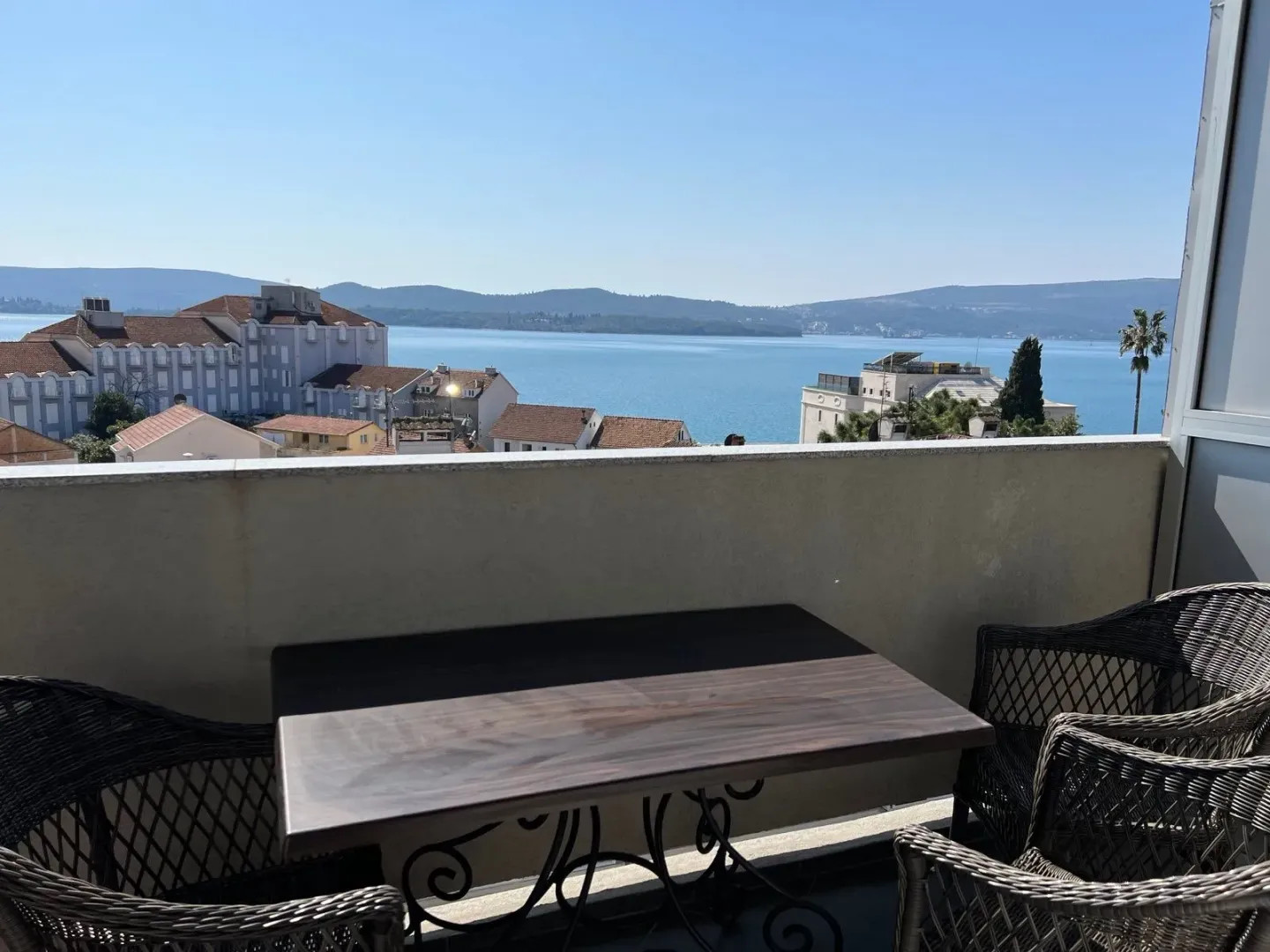 Rent, one bedroom apartment, 45m², Centar, Tivat