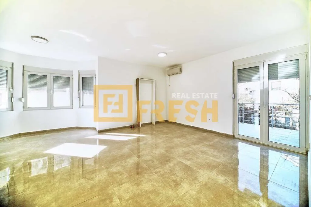 Rent, house, 400m², Stari Aerodrom, Podgorica