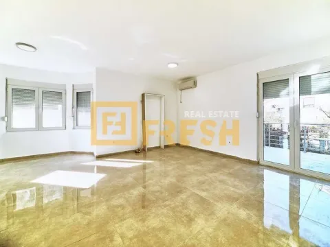 Izdavanje, kuća, 400m², Stari Aerodrom, Podgorica - image 7