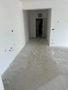 Prodaja, dvosoban stan, 74m², Centar, Bar - image 2