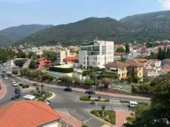 Izdavanje, jednosoban stan, 75m², Centar, Tivat - image 1