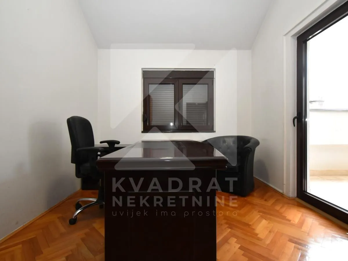Rent, house, 300m², Gorica C, Podgorica